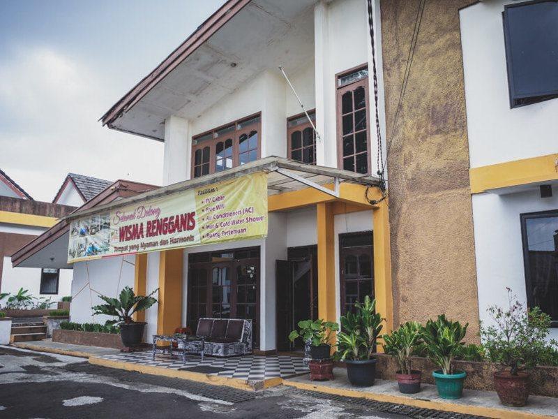 RedDoorz near Alun Alun Kota Sukabumi Hotel Bagian luar foto